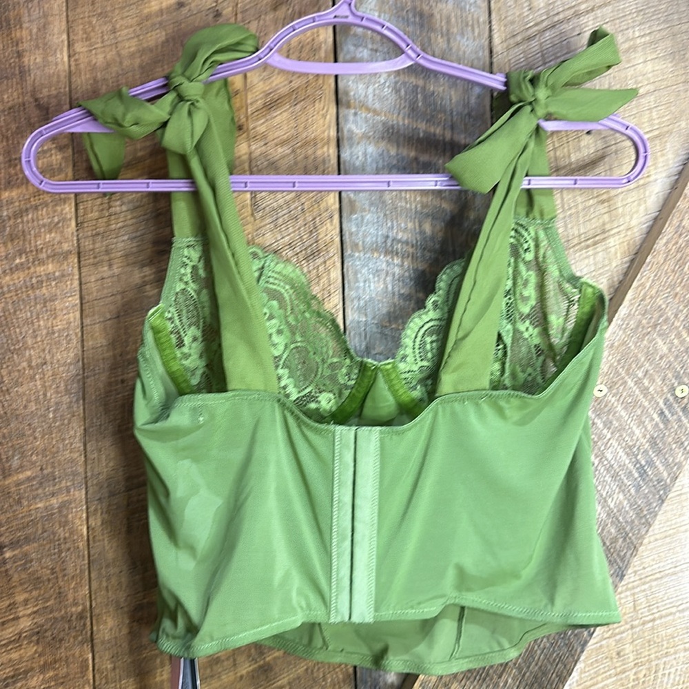 NWT Pretty Little Thing Green Khaki Lace Mesh Mix Tie Strap Corset Size 8 - Picture 3 of 8